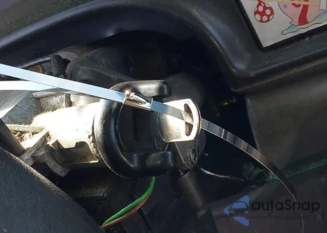 1997 Chevrolet C1500 Fleetside from USA, damaged, VIN 2GCEC19R5V1164327